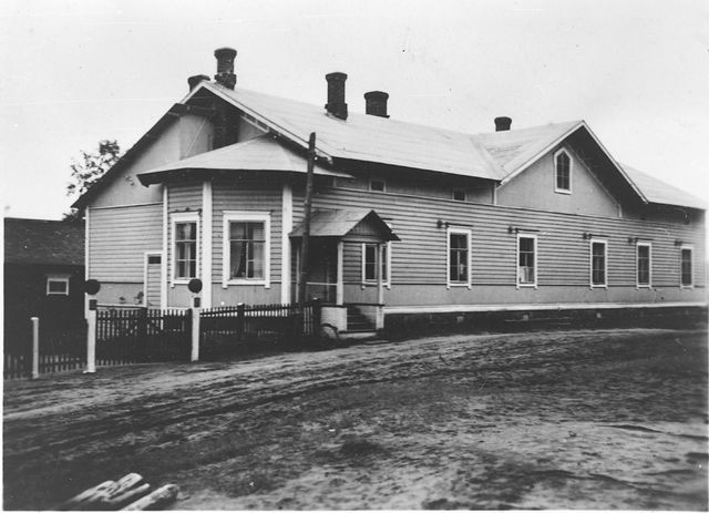 Rajajoen rajavartioston perheellisten asuntola 1930-39.jpg