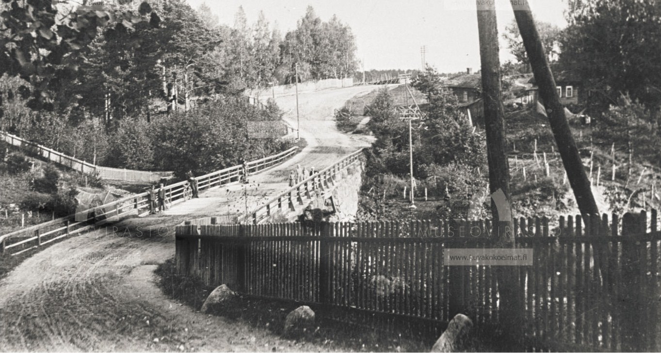 Ваммельсуу мост. 1920е вид к Терийокам (с пешеходами).jpg