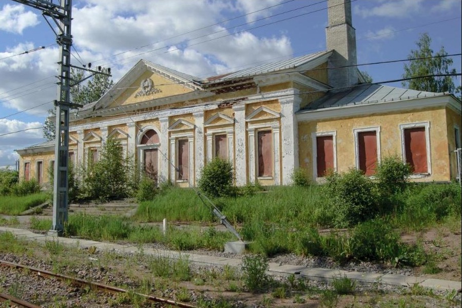 Лужайка (Нурми) вокзал 2014.jpg