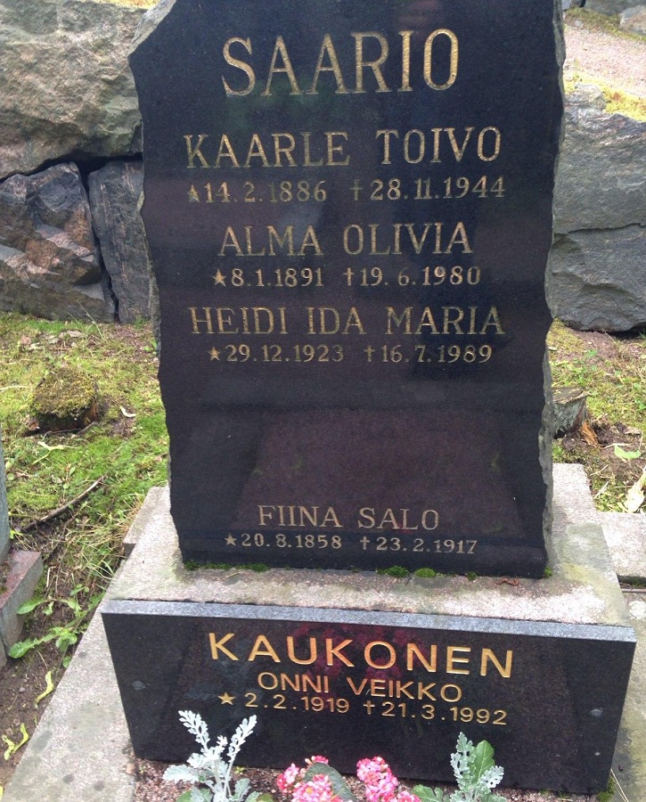 Саарио Карл-Тойво. семейное захоронение в Хельсинки.jpg