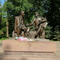 Памятник "Александр Твардовский и Василий Теркин"